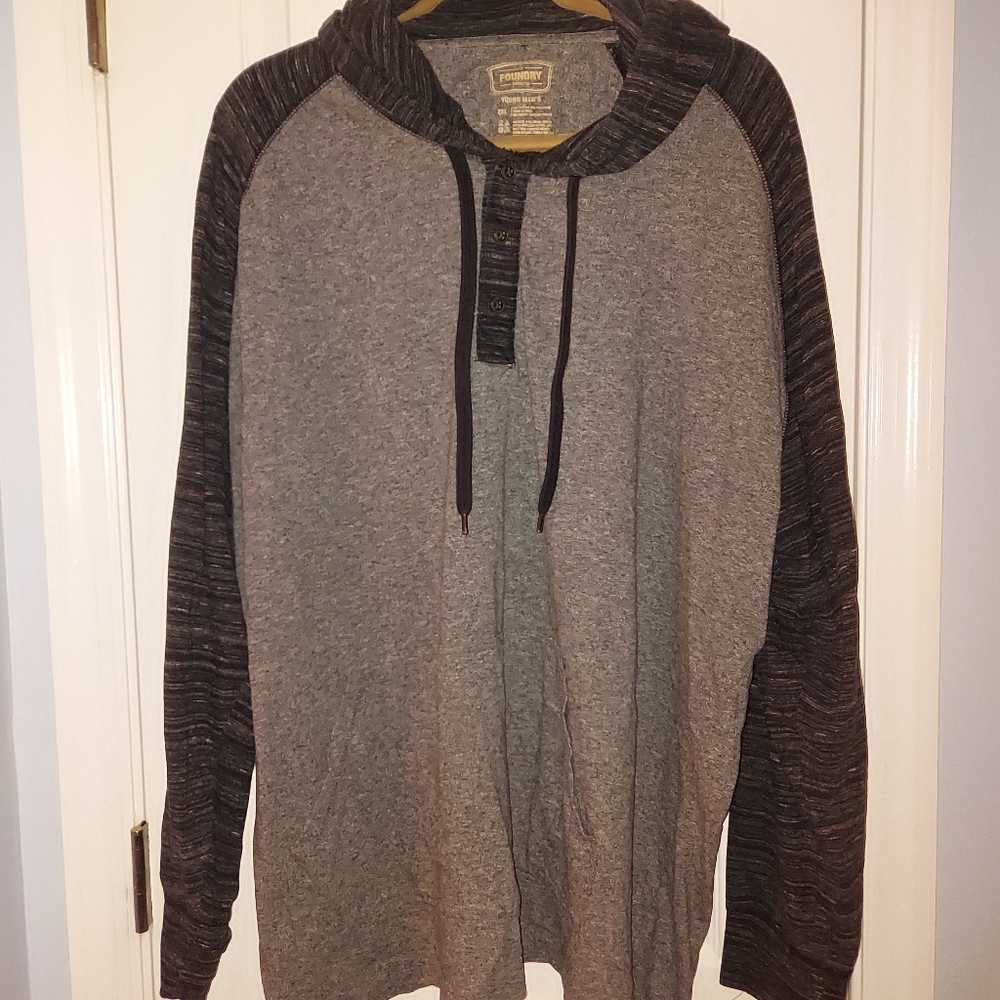XL Men's Long Sleeve Shirt with Hood